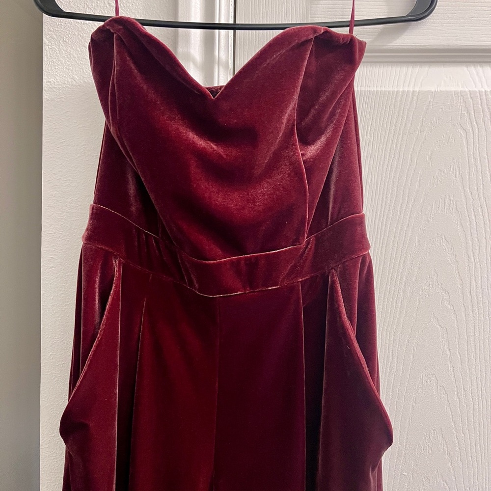 Express velvet strapless sweetheart neckline burgundy Jumpsuit, size 4